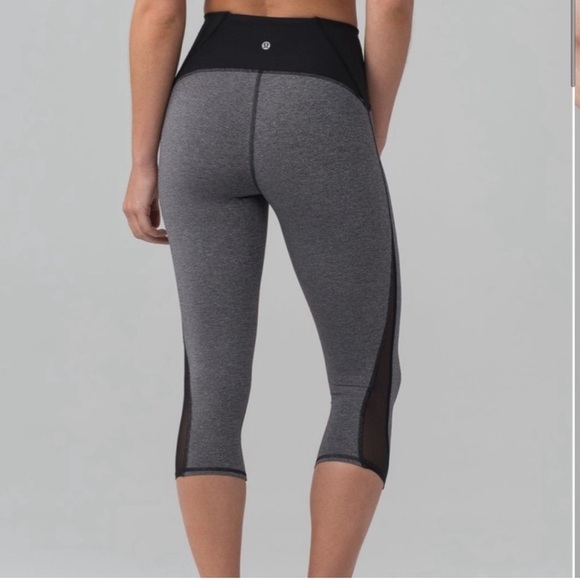 Lululemon Women's Train Times Crop Joggers Size 4 Heathered Black Activewear - Picture 3 of 9